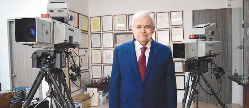 Jorge Baron - empresario, periodista y presentador de radio y televisión colombiano