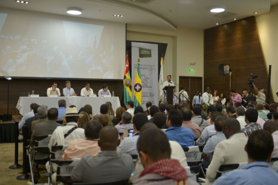 Los alcaldes asistentes al Vigésimo Quinto Congreso Nacional de Municipios expresaron este lunes su respaldo al proceso de paz entre el Gobierno Nacional y la guerrilla. Así lo hicieron en el contexto del evento cumplido en la ciudad de Bucaramanga.