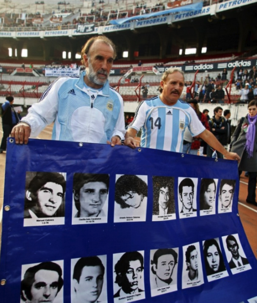 Leopoldo Luque (d), en el estadio Monumental de River Plate, donde fue campeón del mundo.