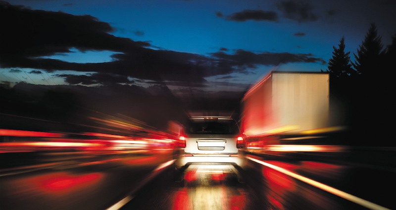 Las luces para carro que no están permitidas en Colombia
