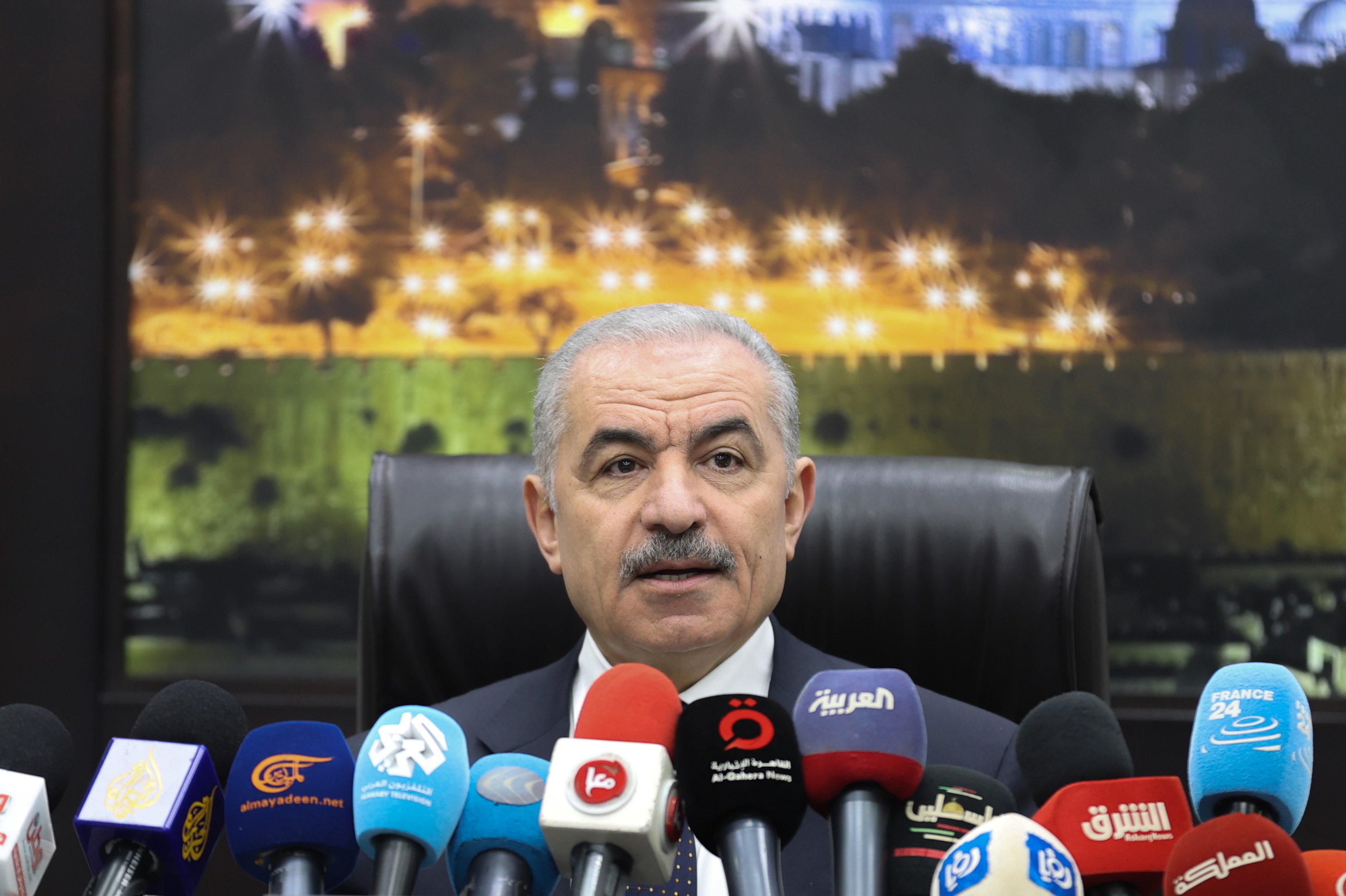 El gobierno de la Autoridad Palestina presentó su renuncia al presidente Abás