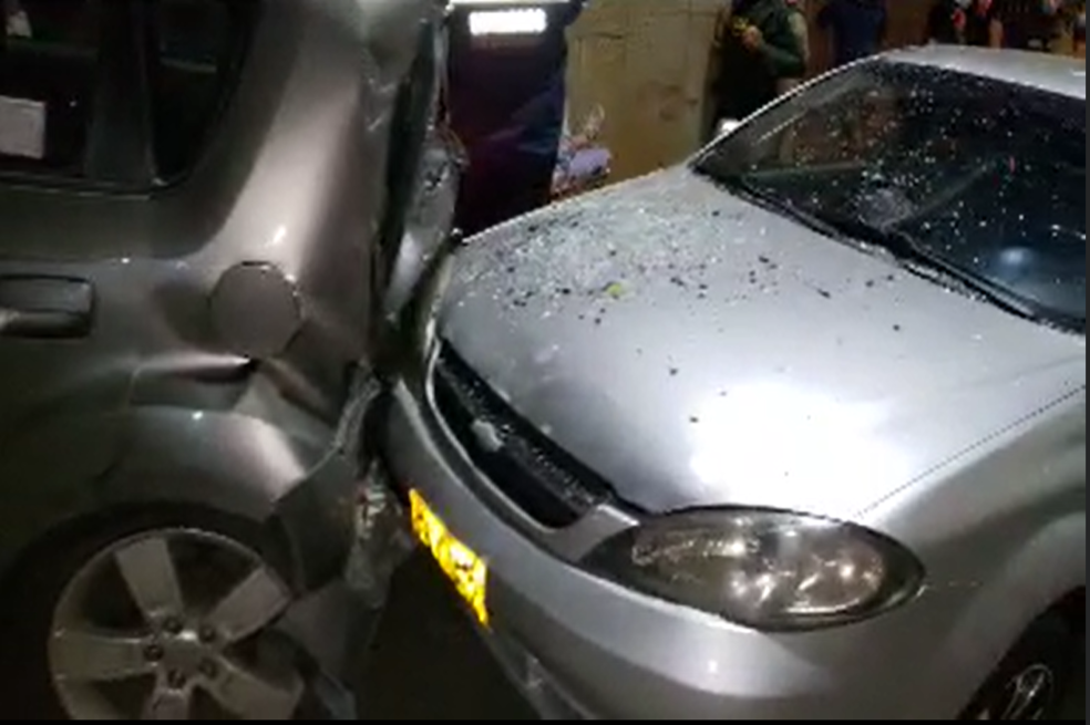 Carro que rodó por una calle dejó por lo menos dos heridos en San Gil, Santander