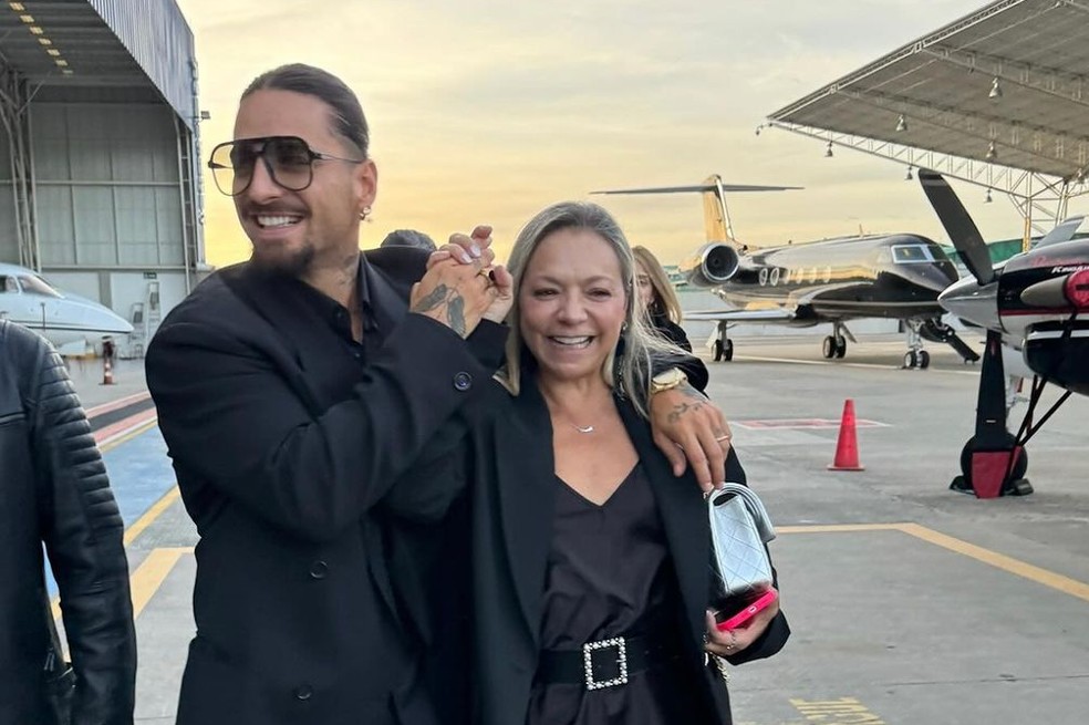 Maluma es tildado de ‘tacaño’ luego de llevar a su mamá a ver a Luis Miguel