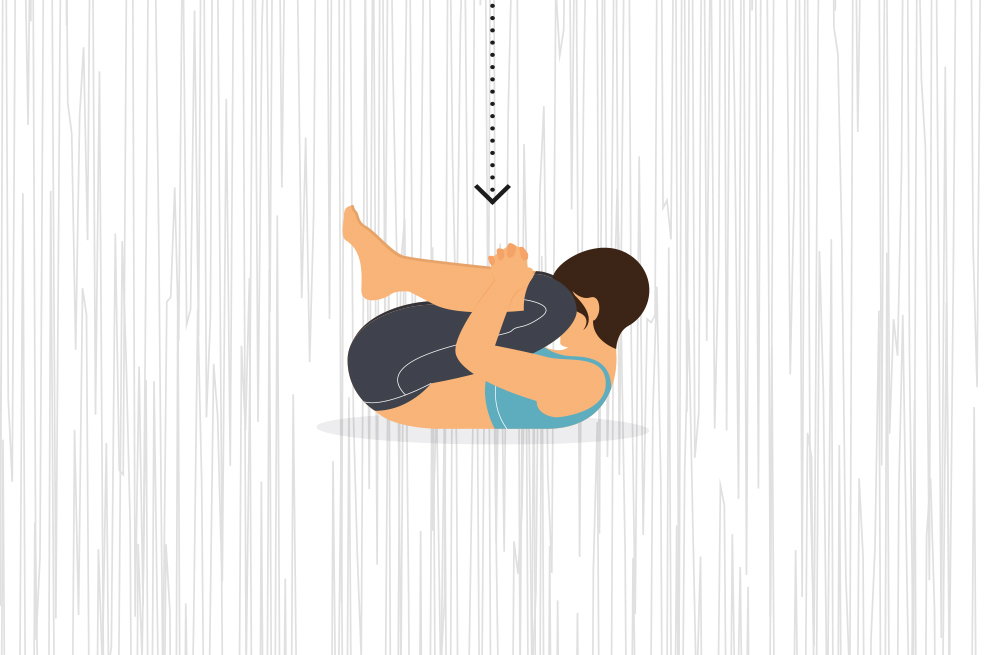 Ejercicio de yoga para reconectar cuerpo y menteLina Paola Gil3.Con tus rodillas dobladas hacia el pecho, sutilmente, mécete en la espalda hacia el lado derecho y luego hacia el lado izquierdo. Hazlo por seis respiraciones, inhalando en el centro y exhalando al girar hacia los lados.