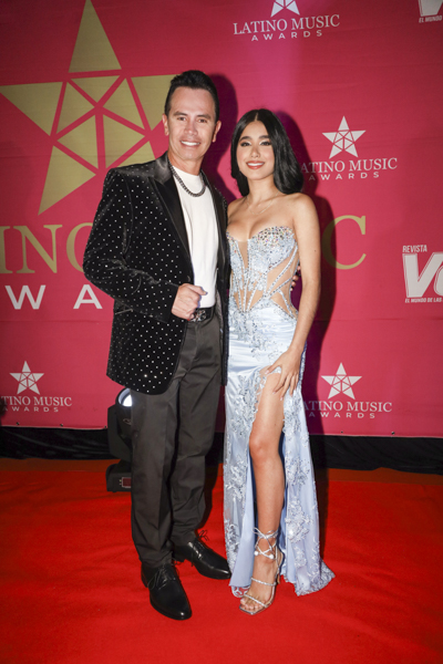 Jhonny Rivera y Jenny Lopez