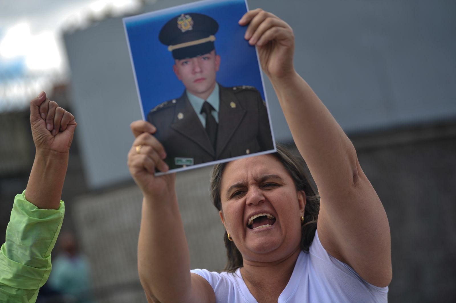 Los familiares de los 22 uniformados fallecidos en el atentado se han movilizado en numerosas oportunidades para pedir justicia.