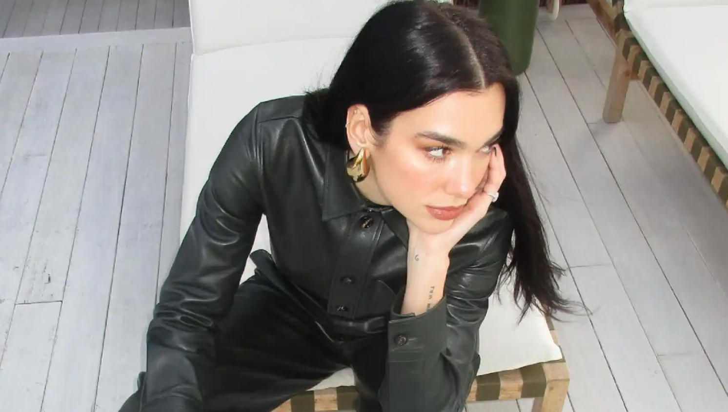 Aretes para mujer Bottega Veneta, la nueva tenencia de TikTok, ¿por qué?