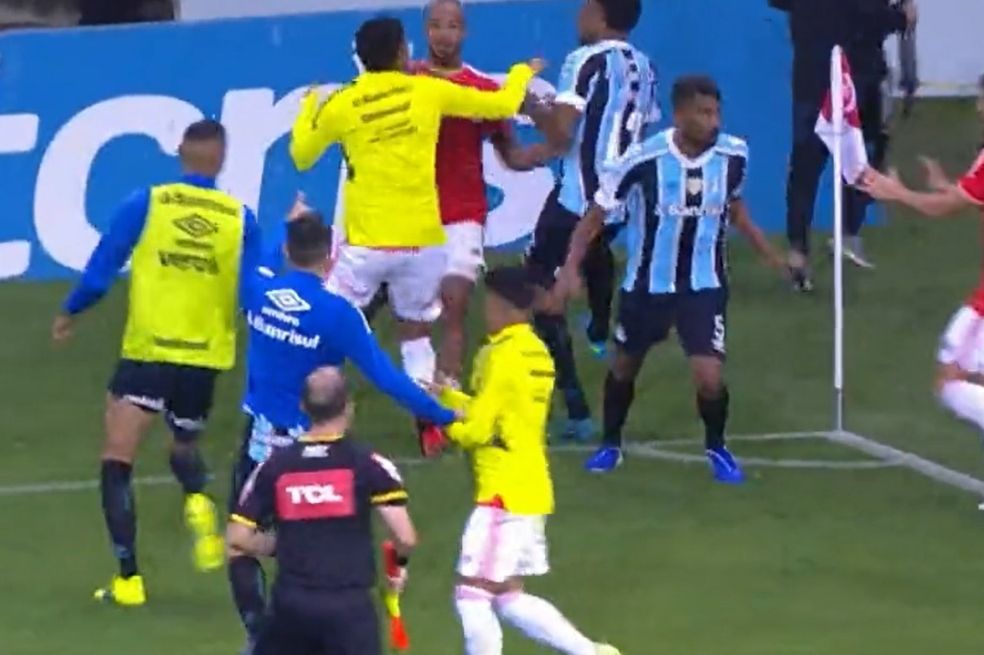 Video: Batalla campal en Brasil por burla de Internacional a Gremio