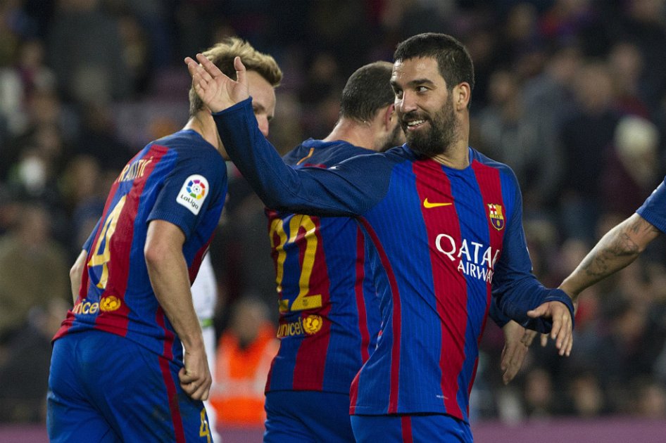 El turco Arda Turan anotó triplete este miércoles. / EFE