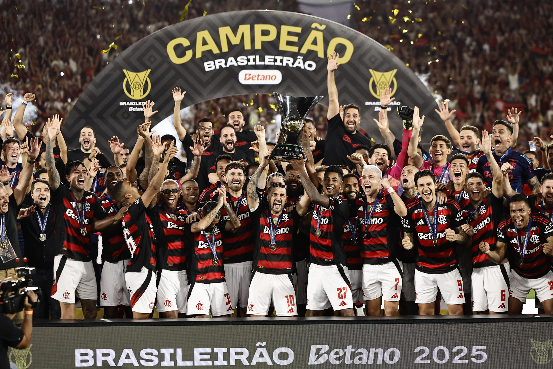 Con asistencia de Jorge Carrascal, Flamengo se coronó campeón del fútbol brasileño
