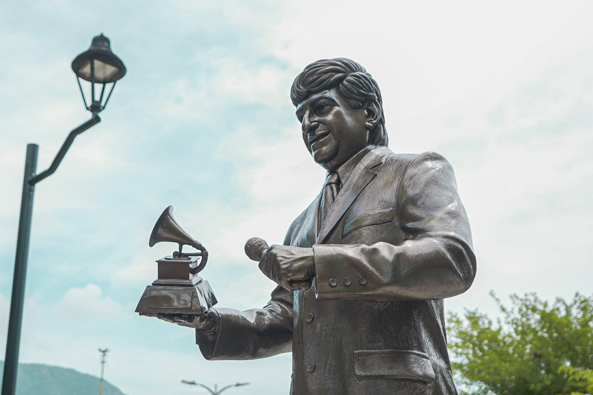 ¿Qué pasó con la estatua de Jorge Oñate en el parque La Provincia de Valledupar?