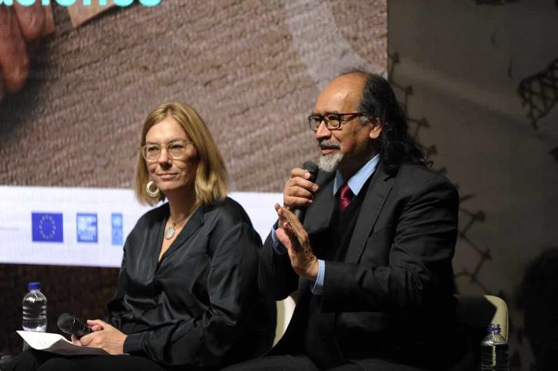 Angélika Rettberg y Marco Romero, dos de los siete miembros del Comité de Seguimiento de las recomendaciones de la Comisión de la Verdad.