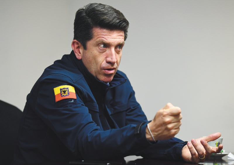 “Petro y su candidato Bolívar son enemigos de Bogotá”: Diego Molano