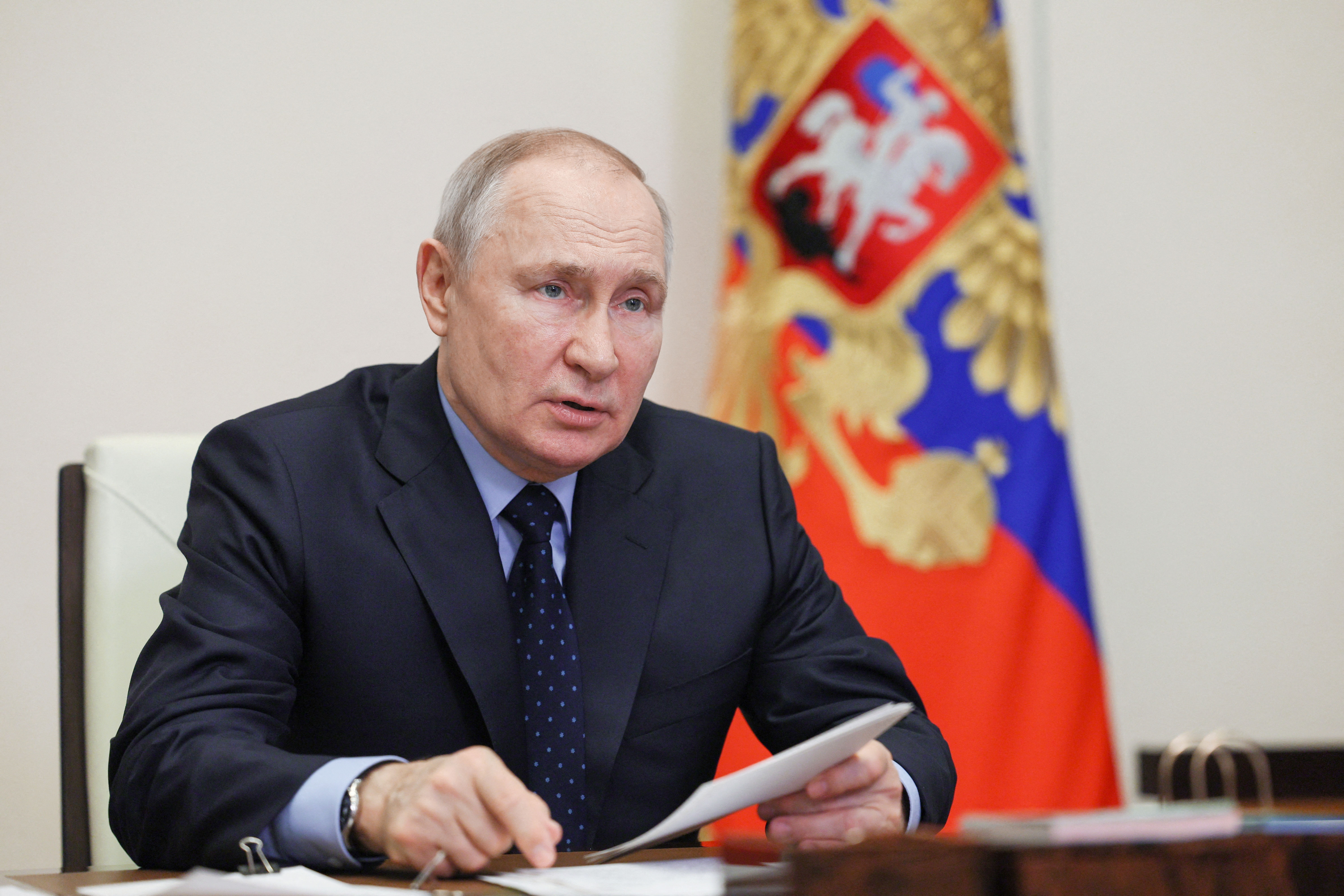 Putin admite que sanciones internacionales afectarán negativamente economía rusa