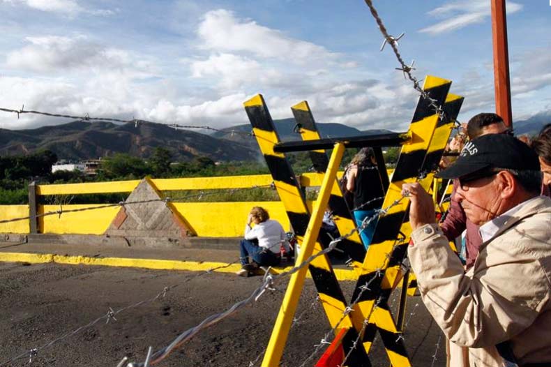 Petro ofrece a Bogotá para recibir desplazados de Venezuela