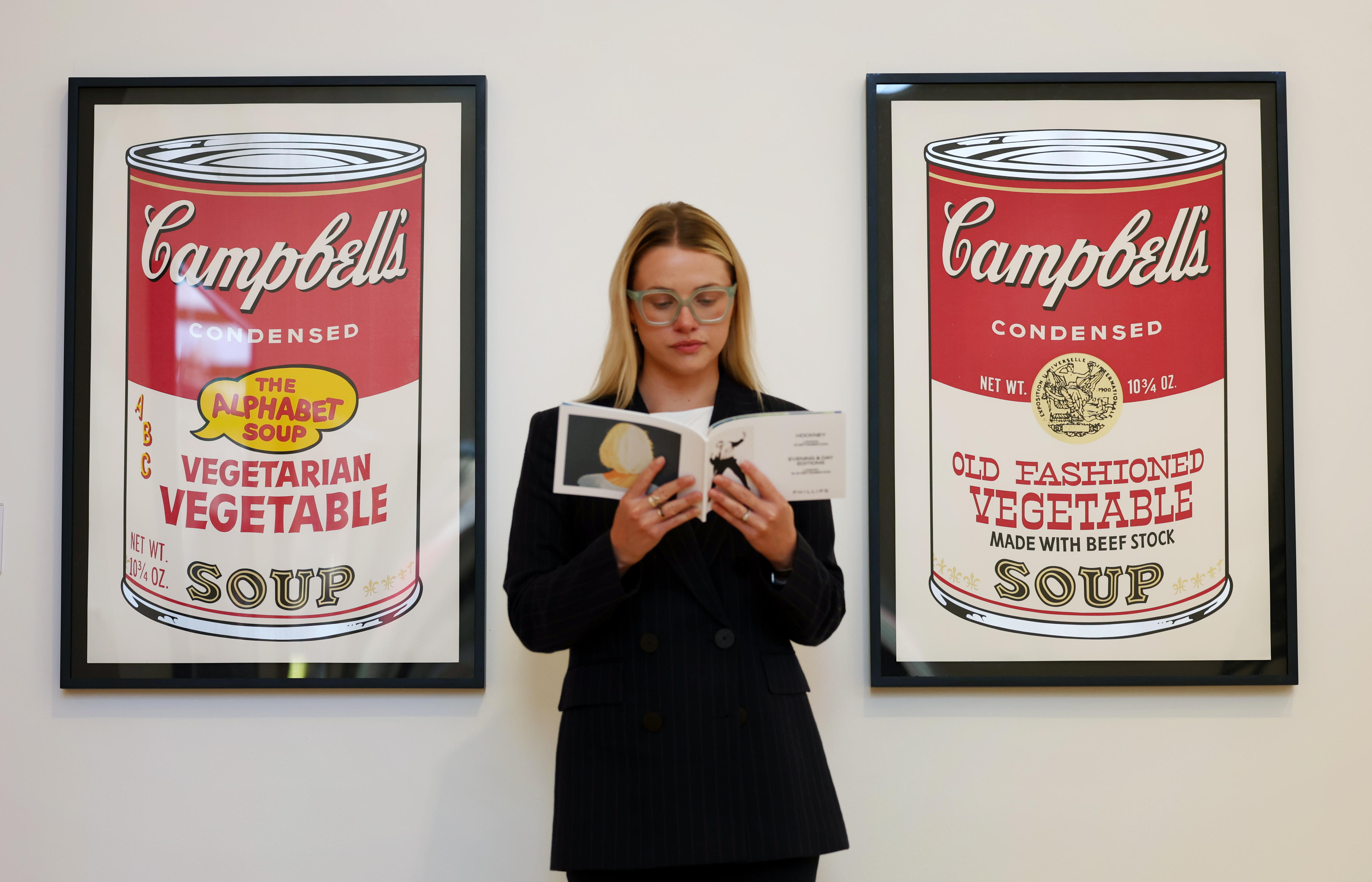 Obras de Andy Warhol, Marc Chagal y David Manzur se subastarán en Bogotá