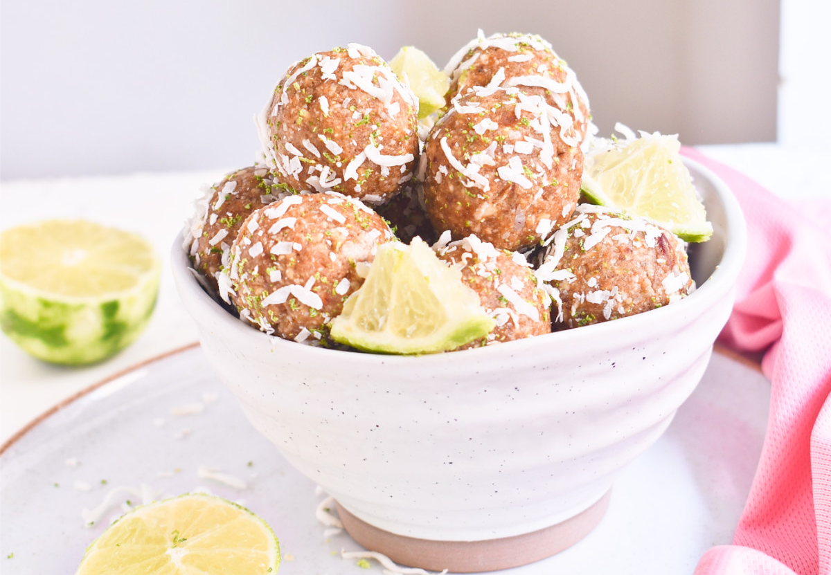 Bolitas de limón, coco y dátiles sin horno: receta fácil y rápida