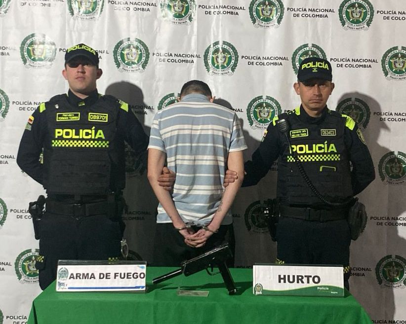 Sujeto intentó cometer un hurto en un fruver con una subametralladora
