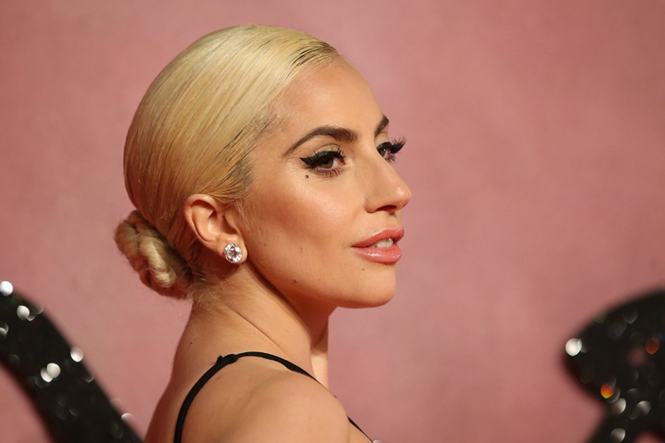 Lady Gaga aplaza sus 18 conciertos previstos en Europa debido a fibromialgia