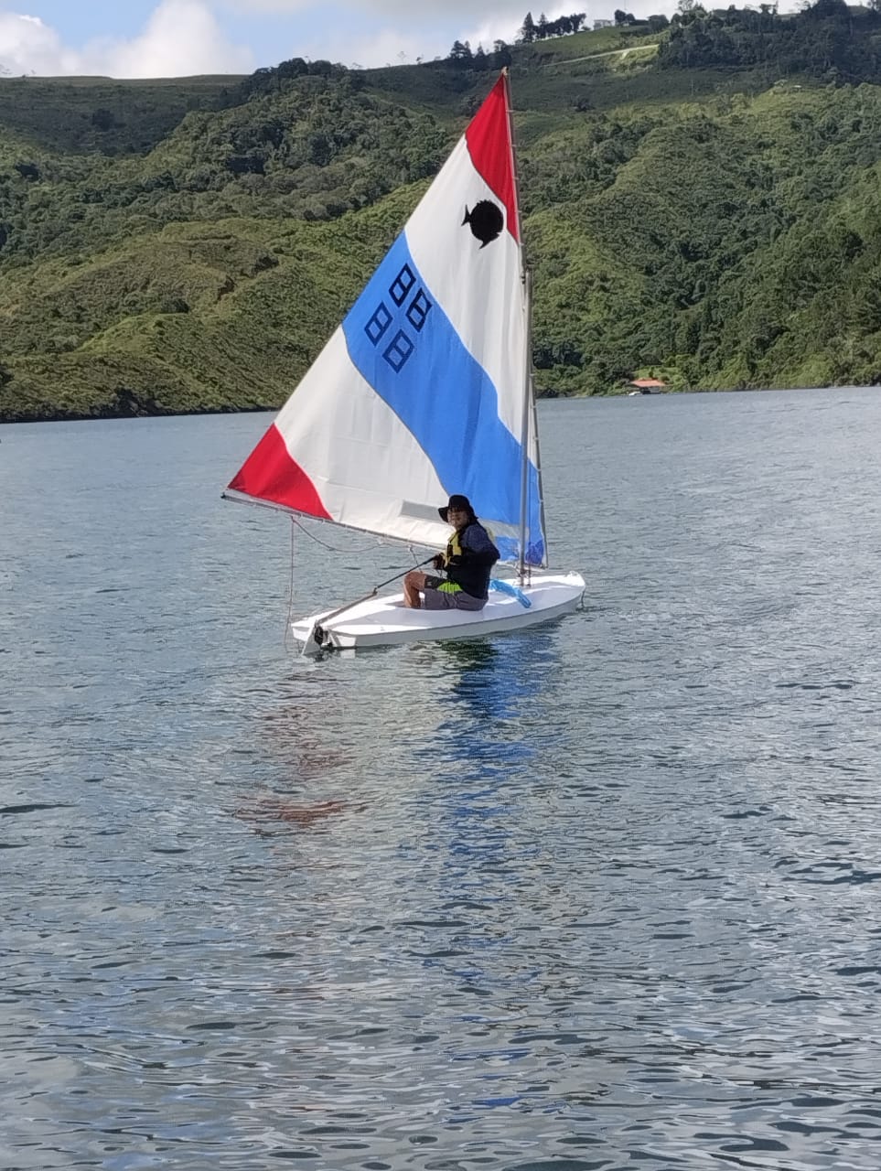 José Andrés Carranza Lugo, deportista de vela ligera, competirá este fin de semana en la categoría Sunfish.