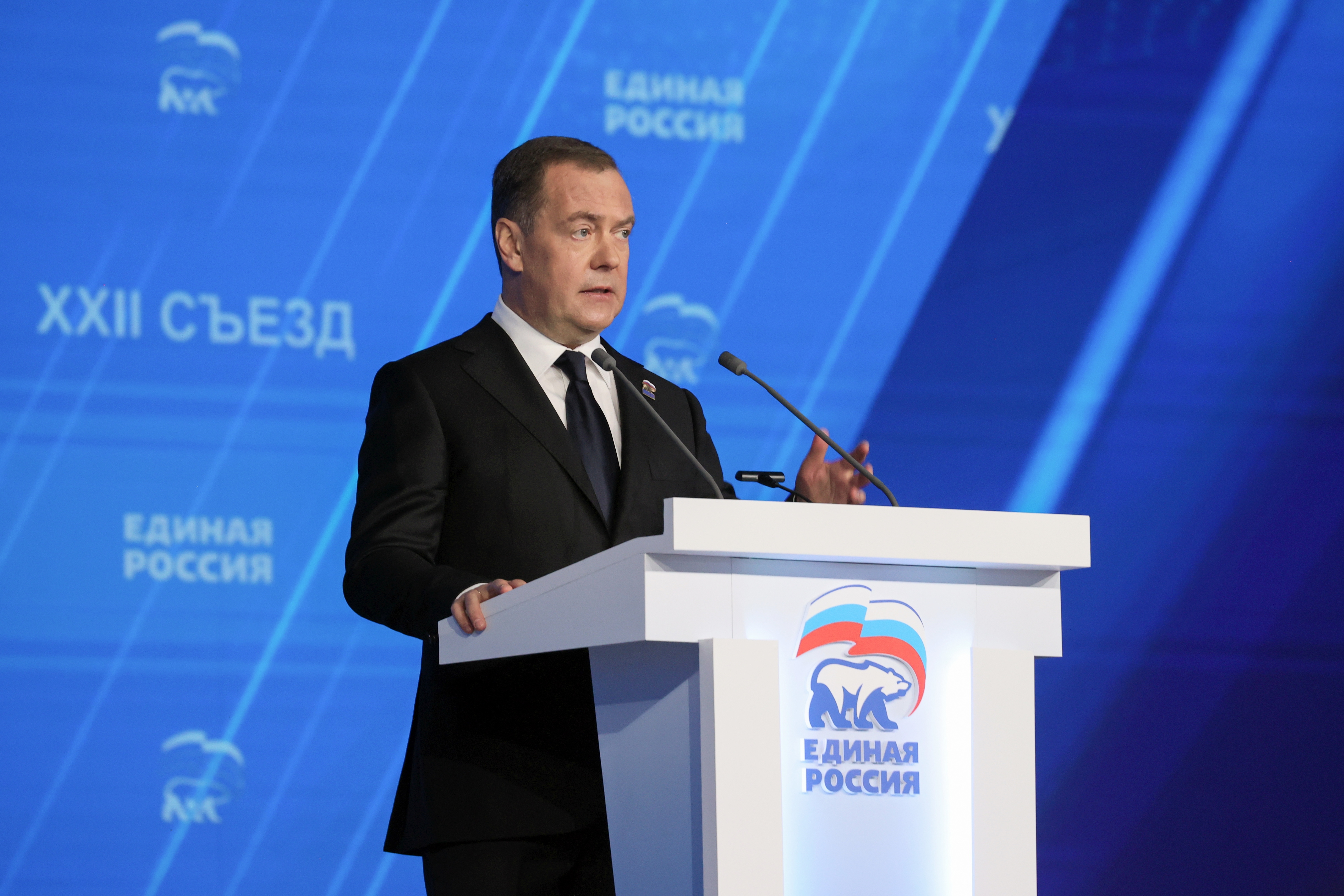 Expresidente ruso amenaza a periodistas de The Times y Reino Unido reacciona