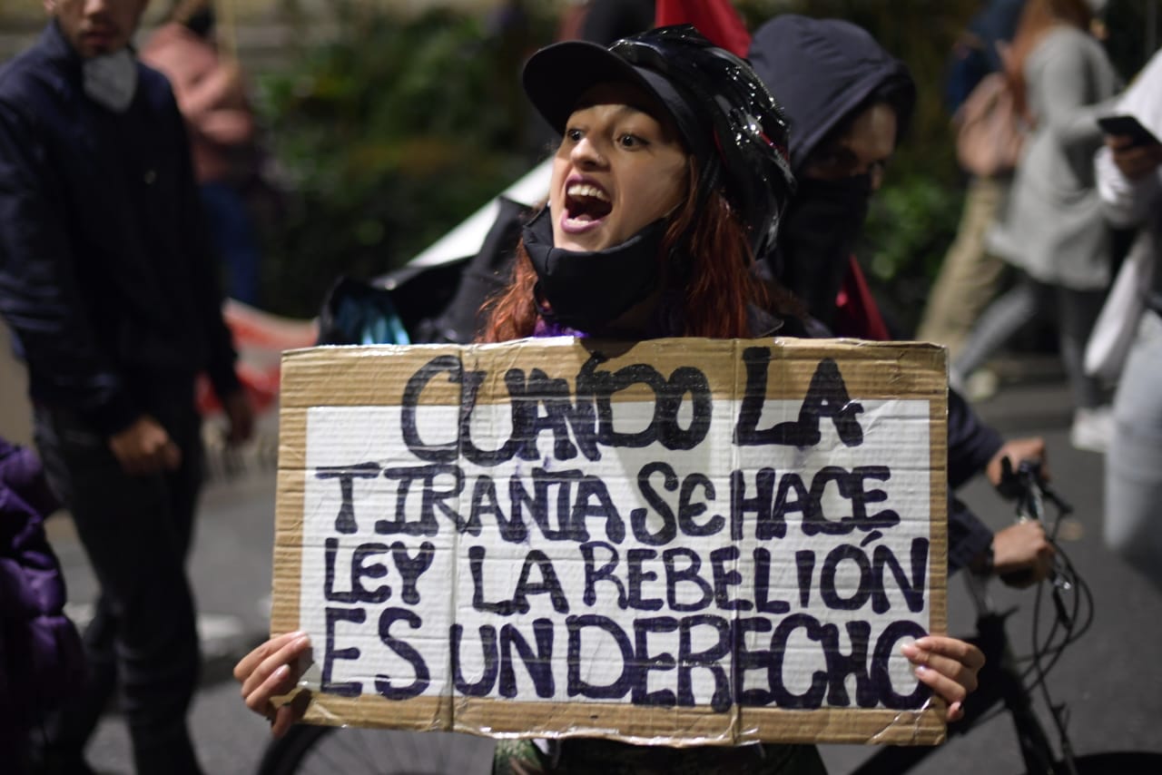 La manifestación, denominada por los protestantes como la “marcha de las antorchas”, se llevó a cabo en la autopista norte, a la altura de la calle 82, en la Estación Héroes.