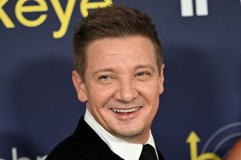 Jeremy Renner, ‘Hawkeye’, regresa a su hogar luego de aparatoso accidente