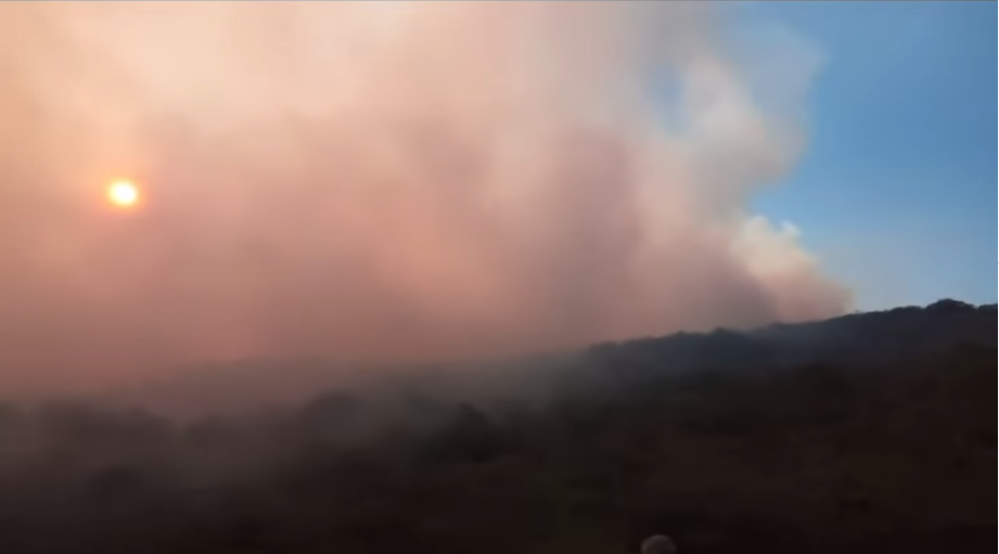 Controlan el 90% de un incendio que consumió 400 hectáreas en Santander