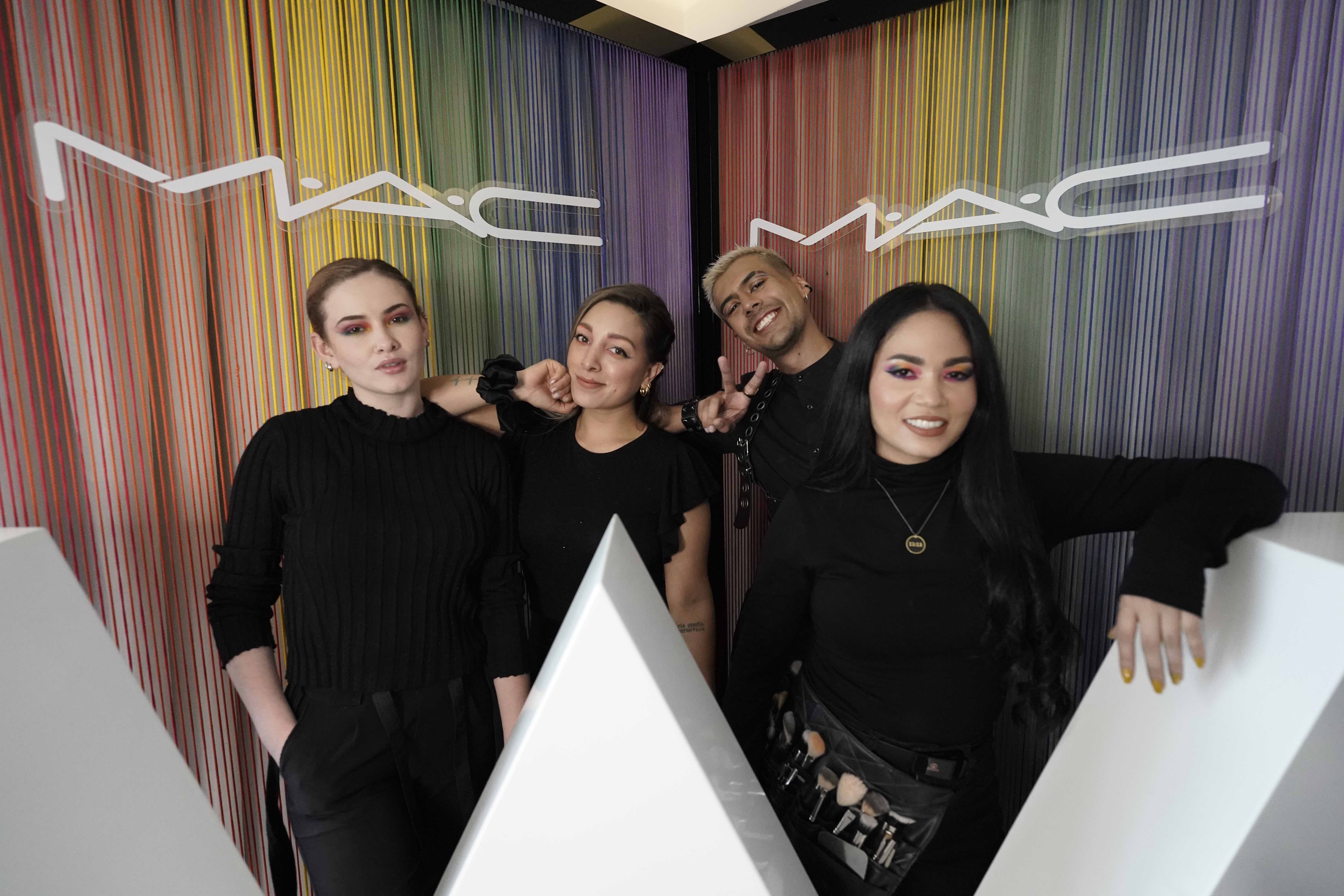 La Pride Suite se podrá vivir aprovechando el paquete Loud & Proud, con el cual grupos de amigos podrán participar de una exclusiva clase de maquillaje con un profesional de Mac Cosmetics en una de las suites del hotel.