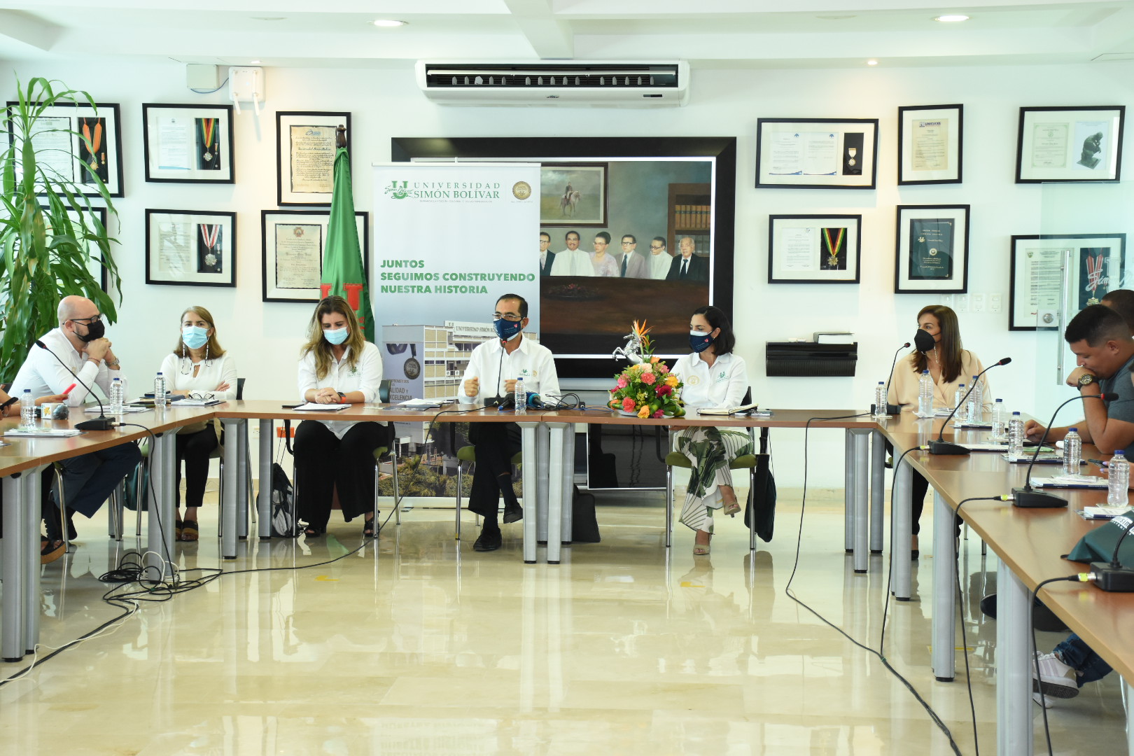 El Ministerio de Educación Nacional renovó la acreditación institucional en alta calidad a la Universidad Simón Bolívar por un periodo de ocho años, mediante la Resolución 015867 del 25 de agosto de 2021.