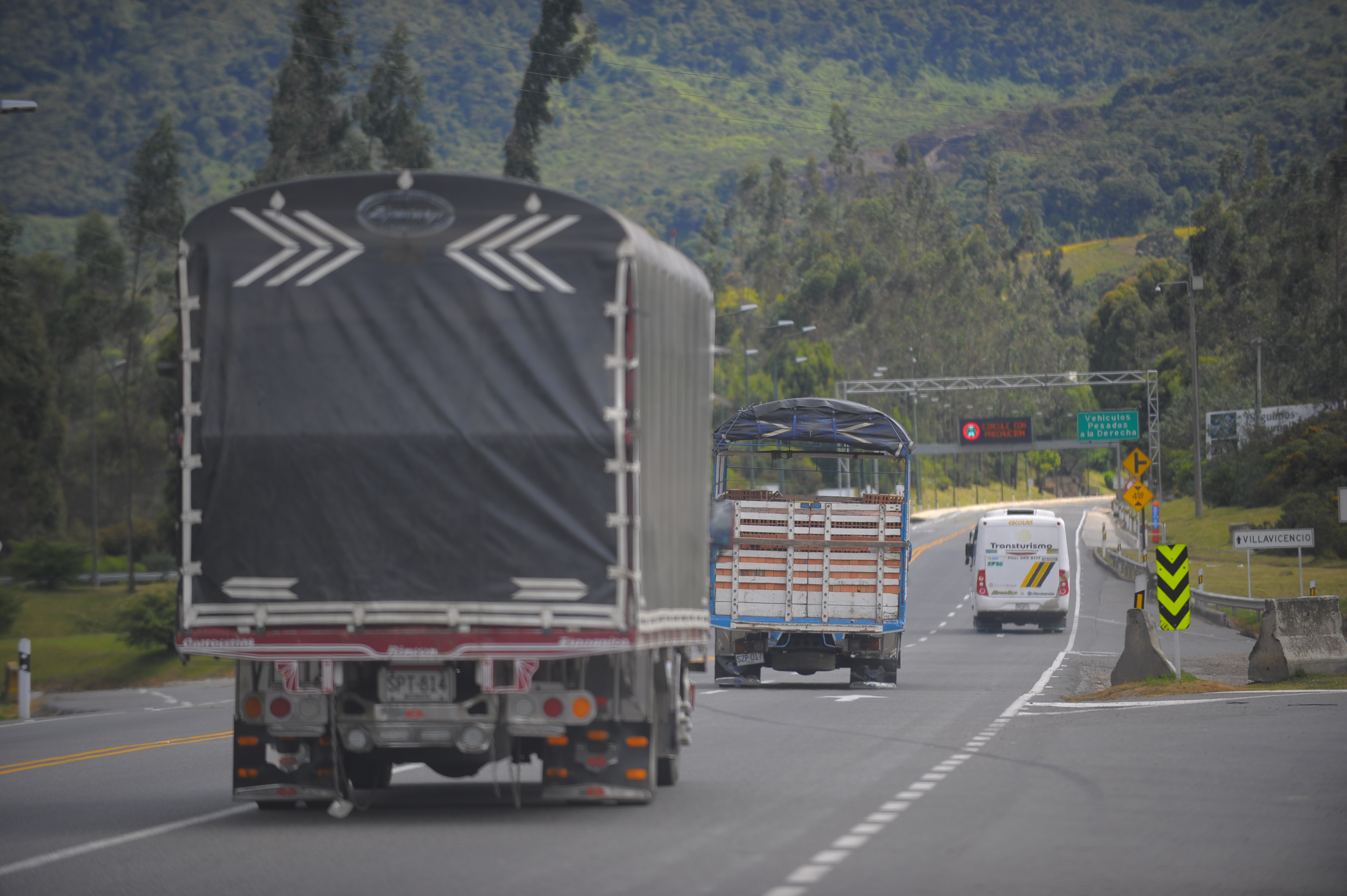 Así luce la vía Bogotá-Villavicencio luego del cierre total decretado por el Ministerio de Transporte.