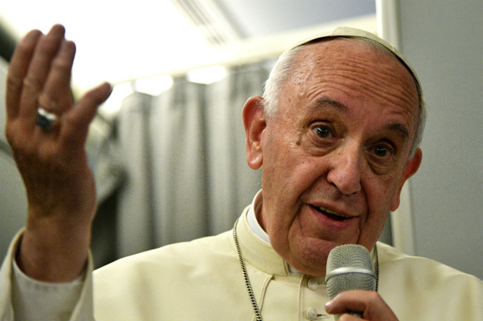 El papa Francisco lloró al conocer a refugiados rohinyás en Bangladés