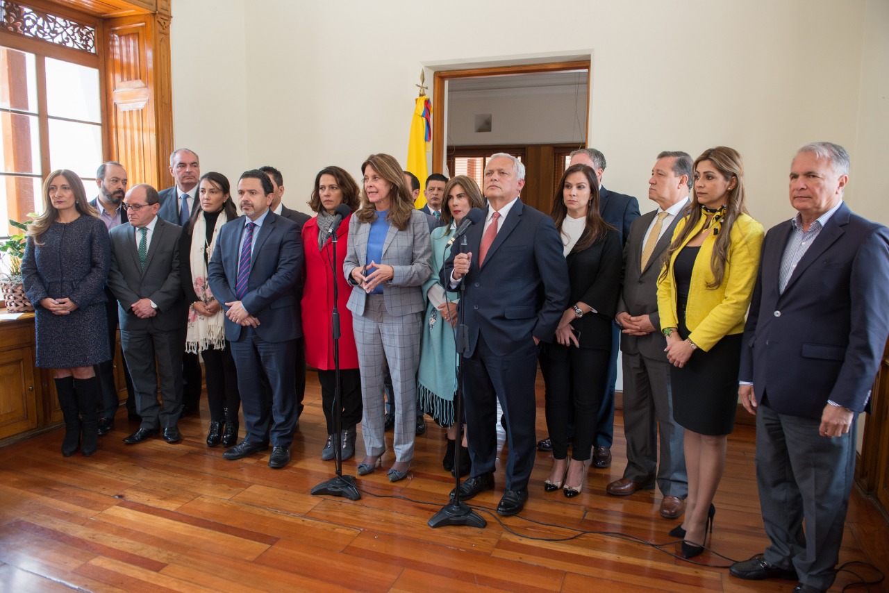 Partidos de gobierno e independientes apoyaron decisión de no cumplir protocolos con el Eln