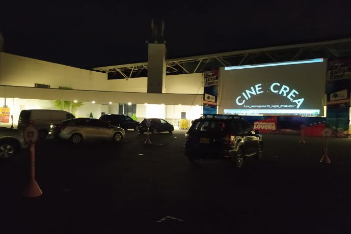 El 29 DE julio de 2020 se autorizó apertura de autocines en el país.