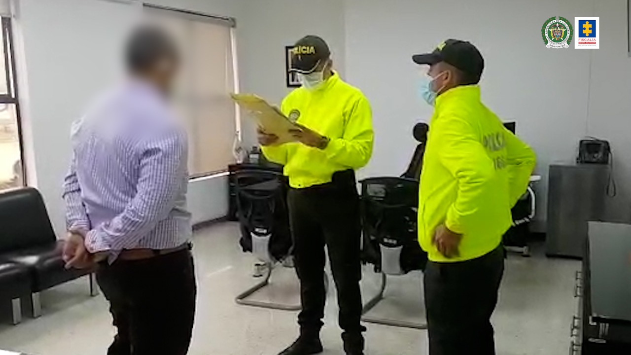 Imputan cargos a fiscal de Cali que habría frenado captura de presunto narco