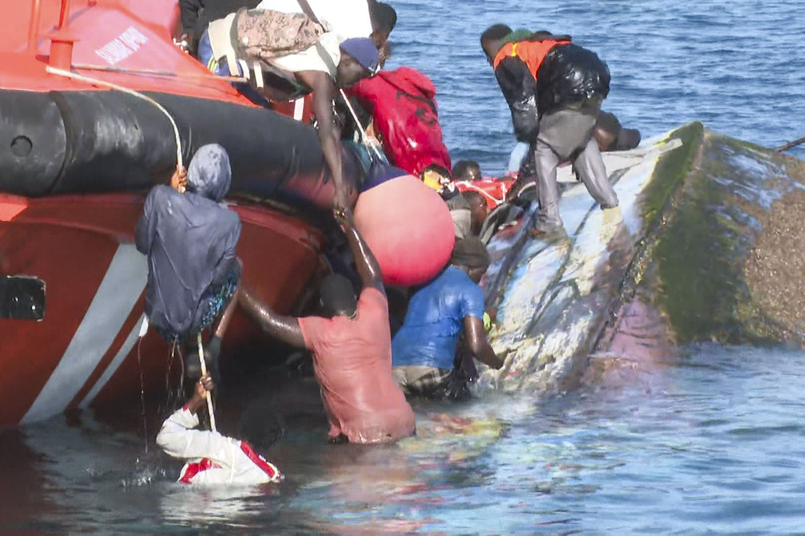 Tragedia en España: al menos siete mujeres y niñas migrantes murieron en alta mar