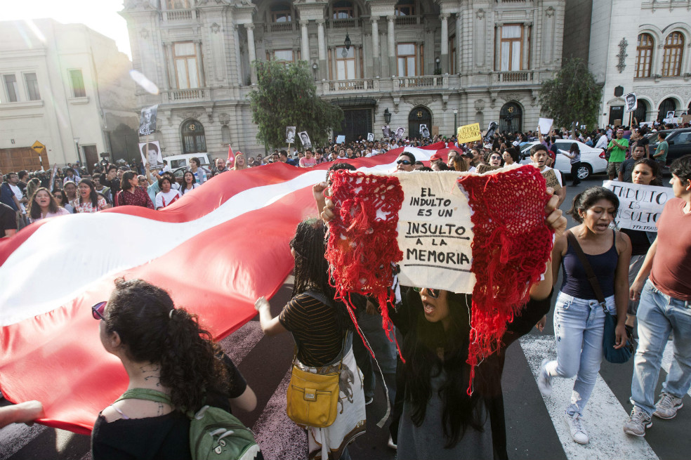 Renuncian funcionarios de DD.HH. del gobierno de Perú tras indulto a Fujimori