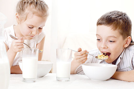 Sáquele mayor provecho a la leche con sus hijos
