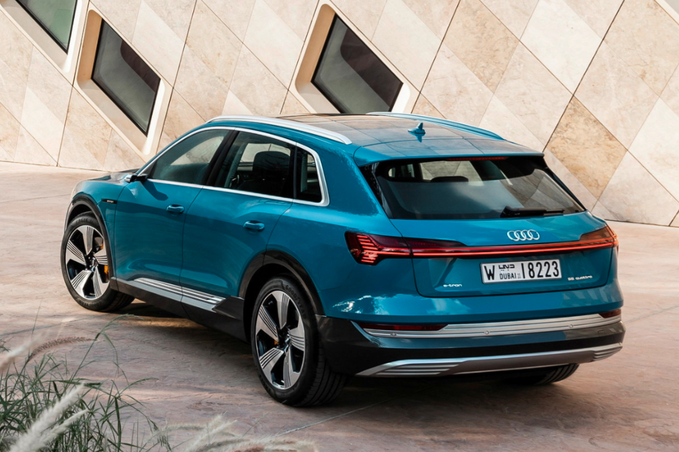 Audi e-tron.