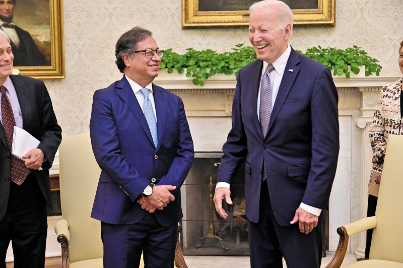 Petro a Biden: “Tiene en manos la paz, dejando de apoyar a quienes promueven la barbarie”