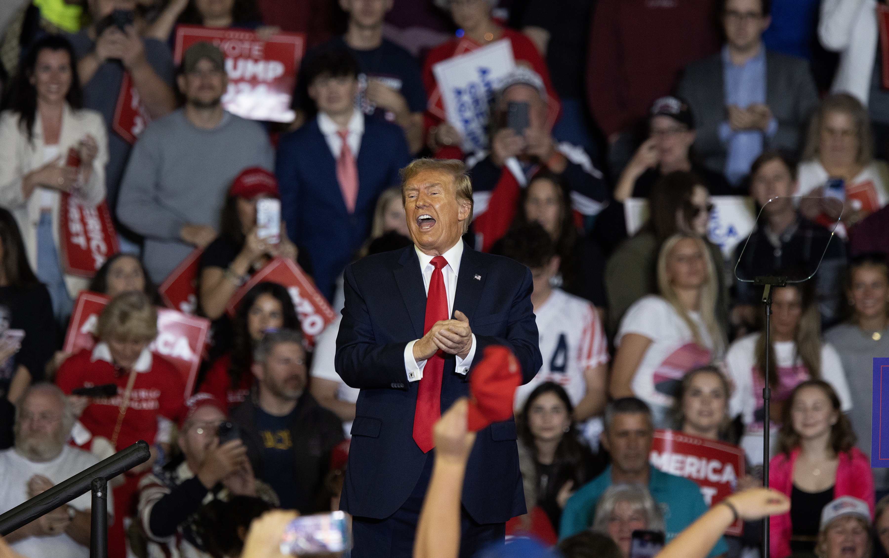 Trump promete expulsar a migrantes y pone en duda la acción que tendría la OTAN