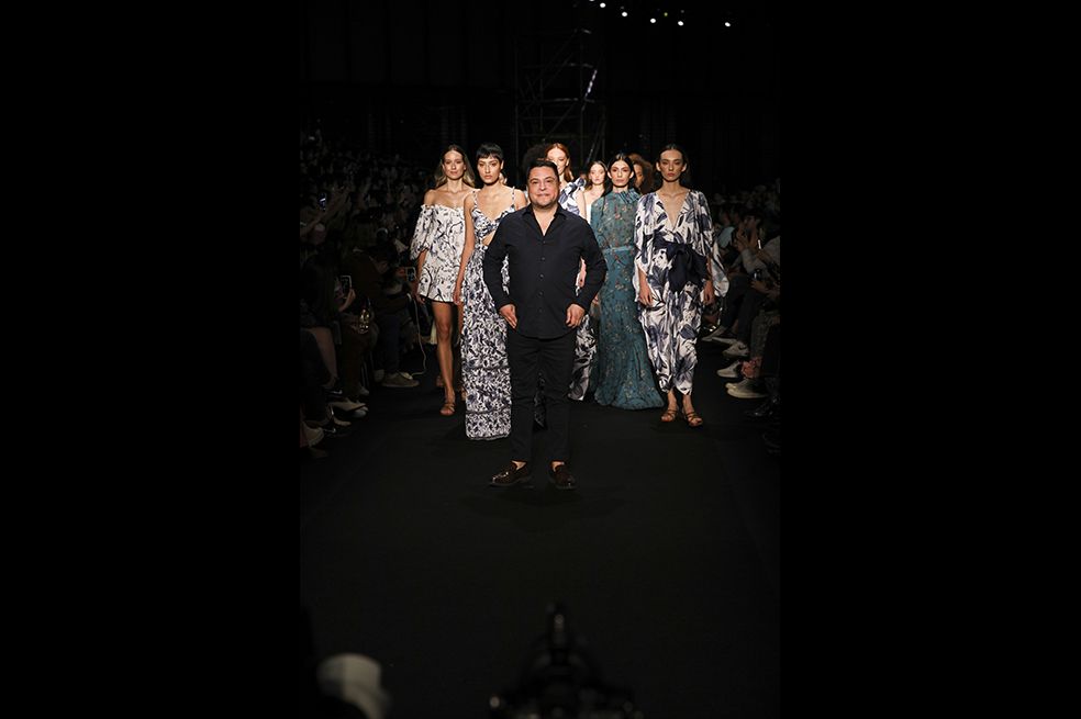 Bogotá Fashion Week 2022: La semana de la moda de la capital del país
Celebridades y personalidades del mundo de la moda lucieron sus mejores pintas en los tres días de pasarelas del Bogotá Fashion Week 2022.