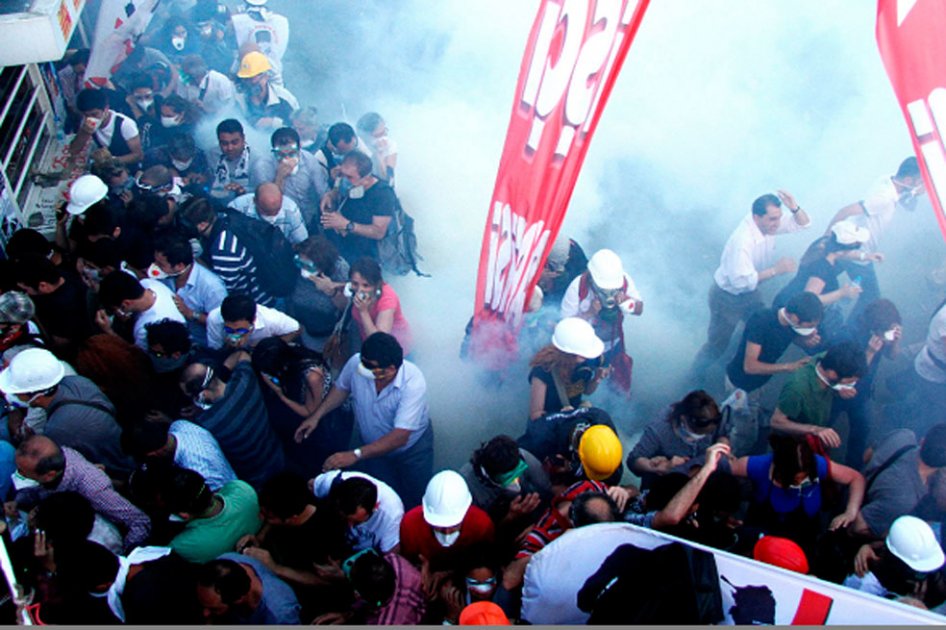 Denuncian uso "salvaje" de gases lacrimógenos en Turquía
