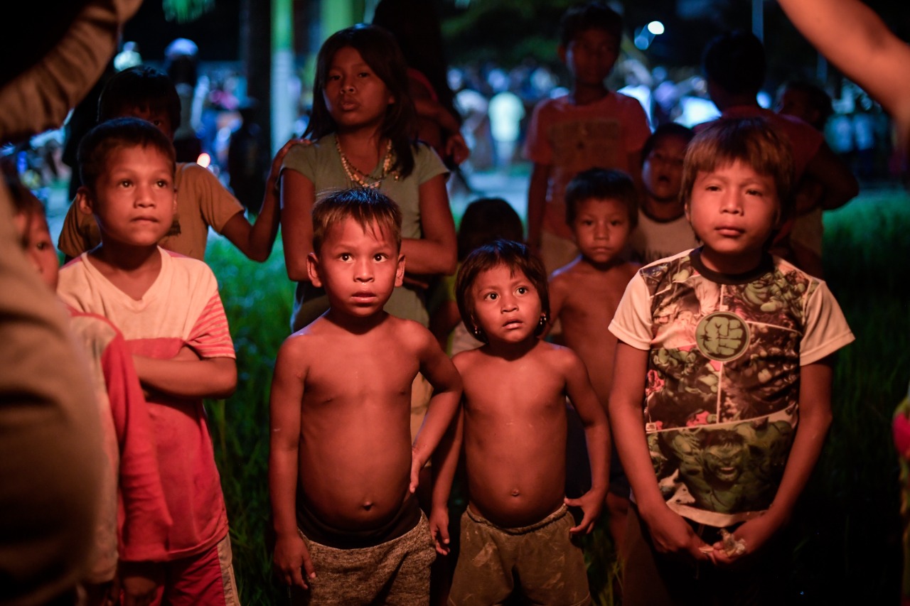 El grito de auxilio fue generalizado: 20 años después de la masacre, la violencia no cesa en Bojará. La disputa entre las Agc o Clan del Golfo y el Eln provoca confinamientos, asesinatos y reclutamiento forzado, como si la historia de conflicto fuera un bucle interminable.