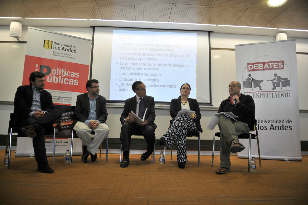 De izquierda a derecha: Juan Pablo Bocarejo, Darío Hidalgo, Carlos Caballero, María Constanza García y Sergio París. /Gustavo Torrijos - El Espectador