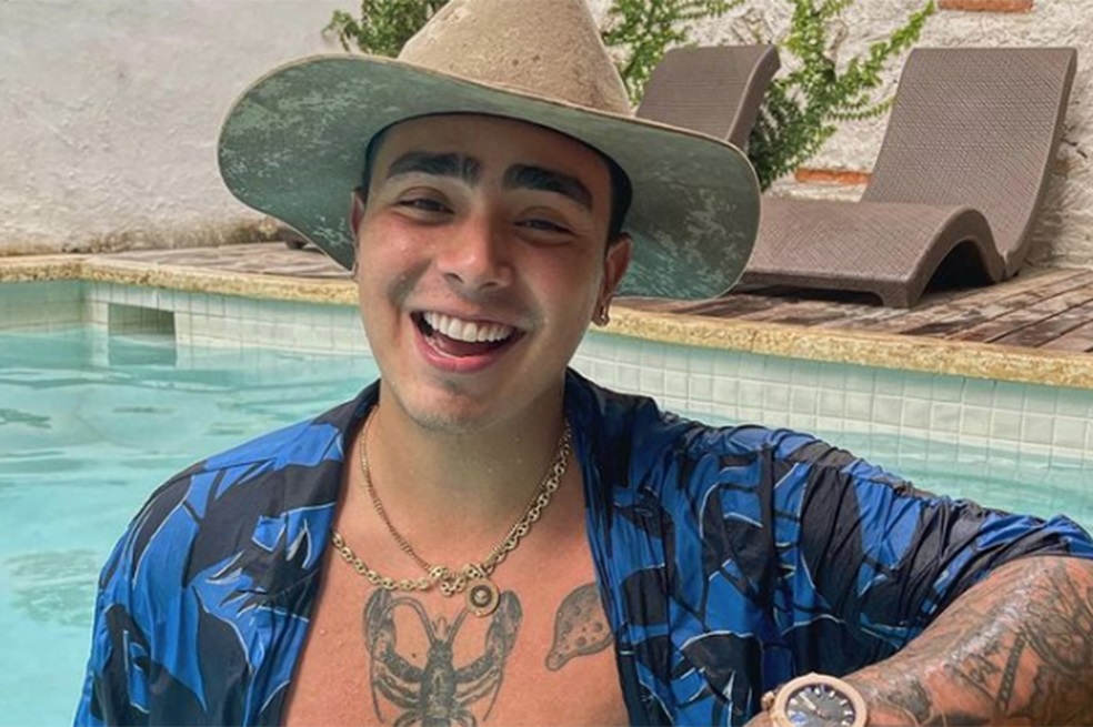 Foto: Felipe Saruma, esposo de Andrea Valdiri, posó en toalla y cautivó las redes