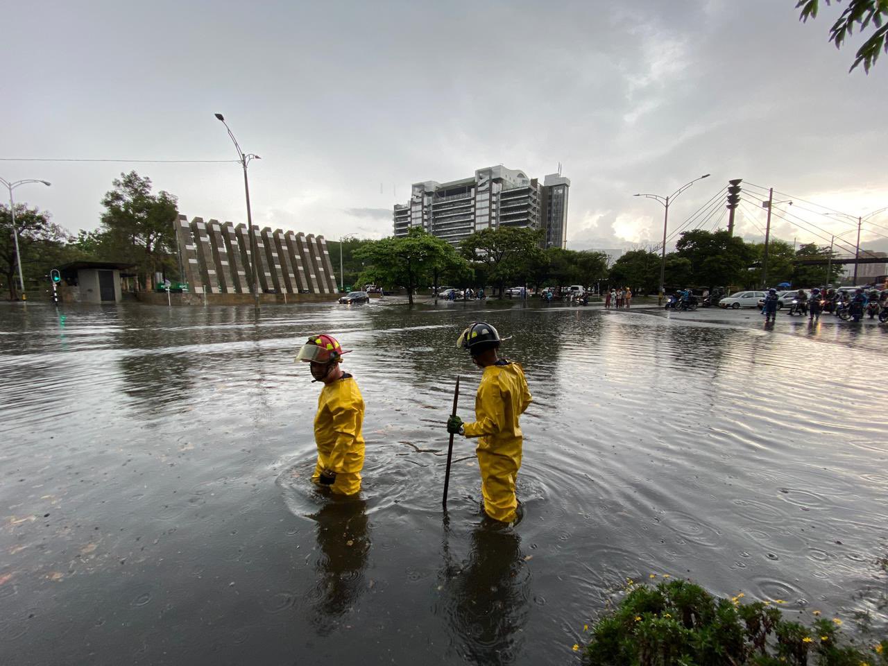 Lluvias en Medellín causaron inundaciones y árboles caídos