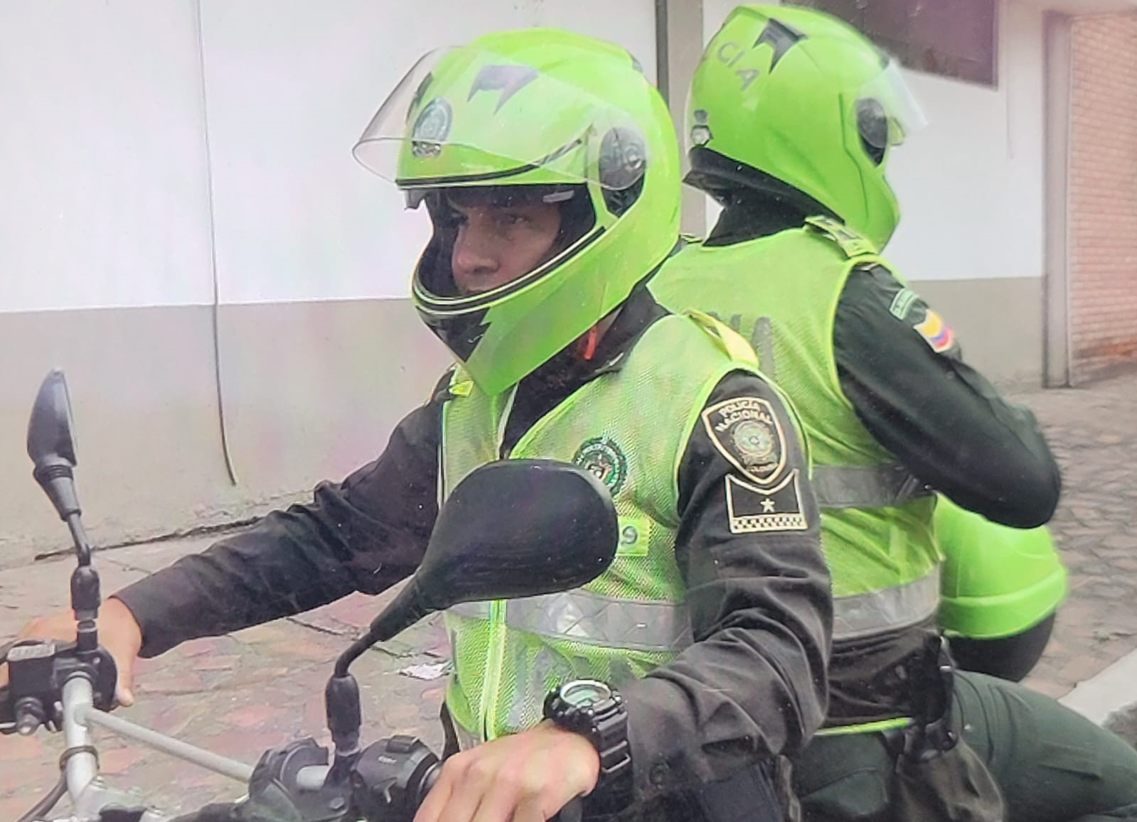 Policía en Cali hará patrullajes espalda con espalda por ataques a uniformados