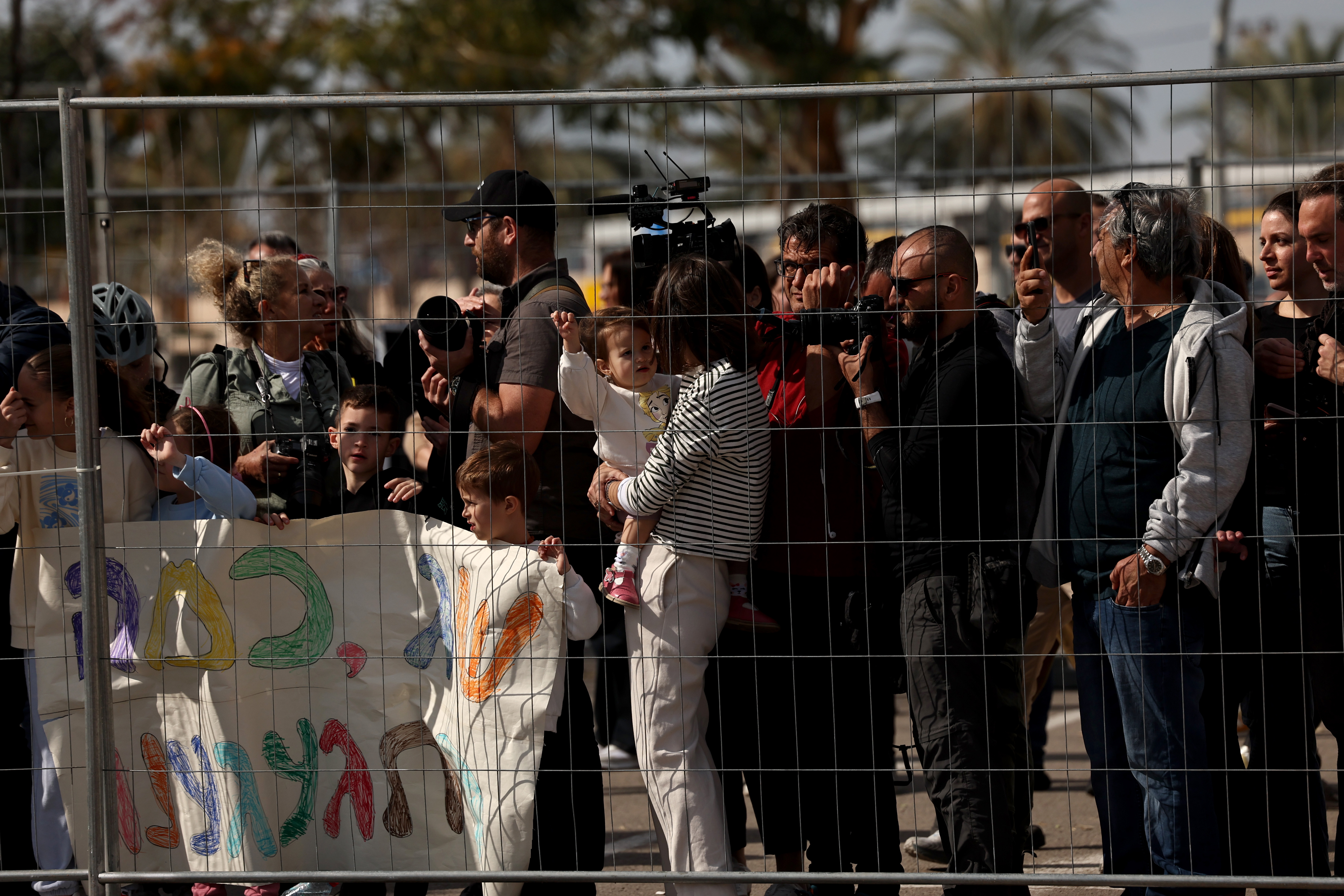 Hamás liberó a tres rehenes israelíes a cambio de 369 presos palestinos