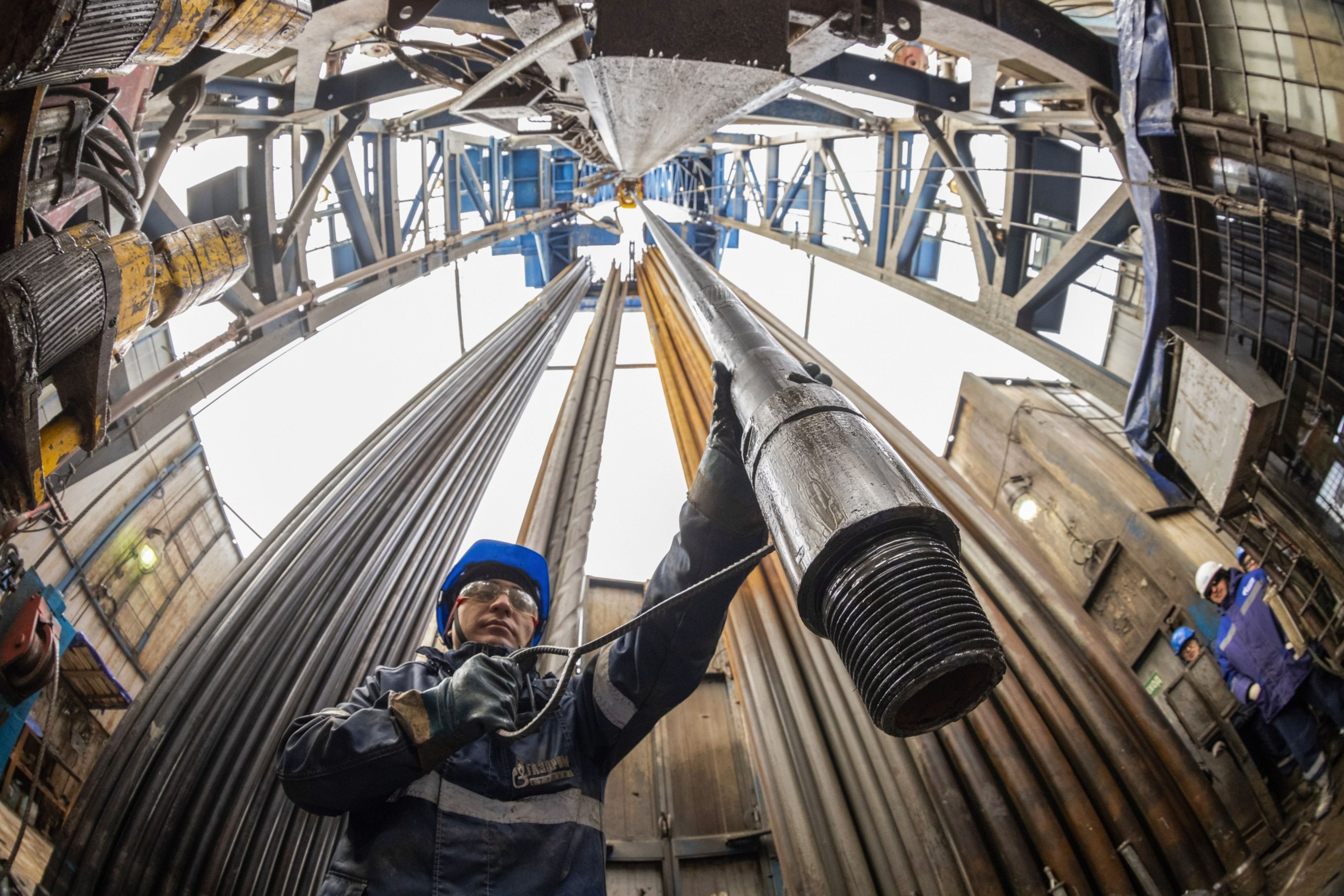 En las exportaciones, petróleo y minería no ceden terreno